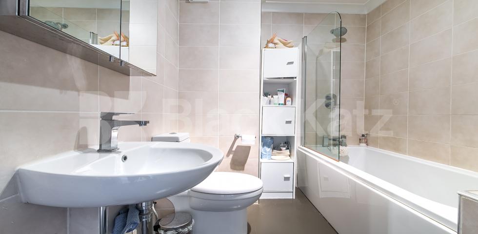 			NEW INSTRUCTION!, 2 Bedroom, 1 bath, 1 reception Flat			 Randolph Avenue, MAIDA VALE